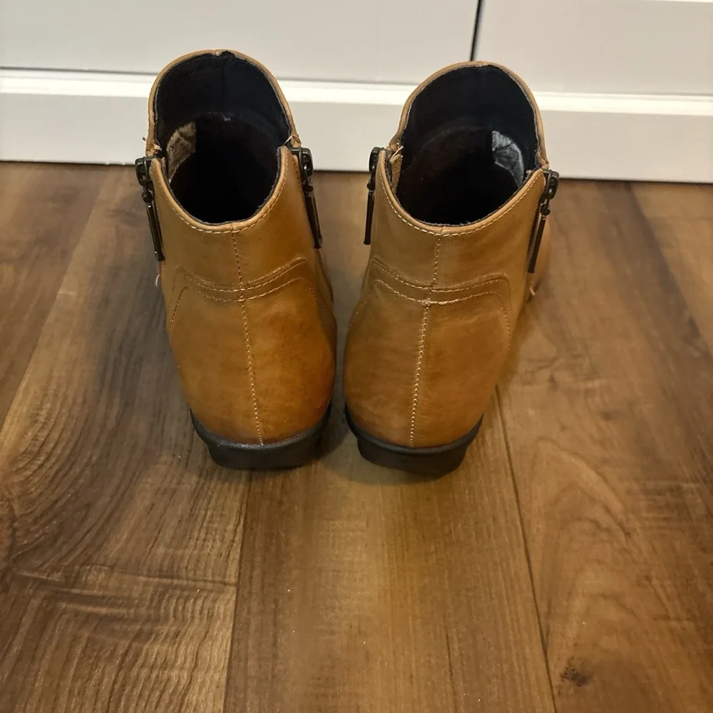 Propet Cognac Leather Comfort Ankle Boots Size 7.5 Minimalist Fall Capsule